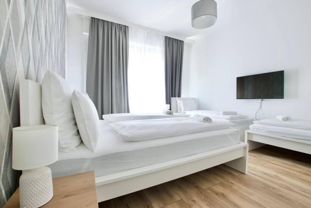 Premium Apartment by Hi5-Vaci str. 3 bedroom (220) 1056 Budapest, 4 Nyáry Pál utca kép - 1