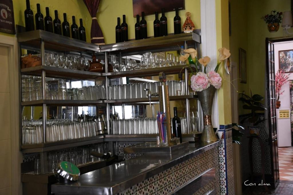 Hol lub bar w obiekcie Hostal Costa de la Luz