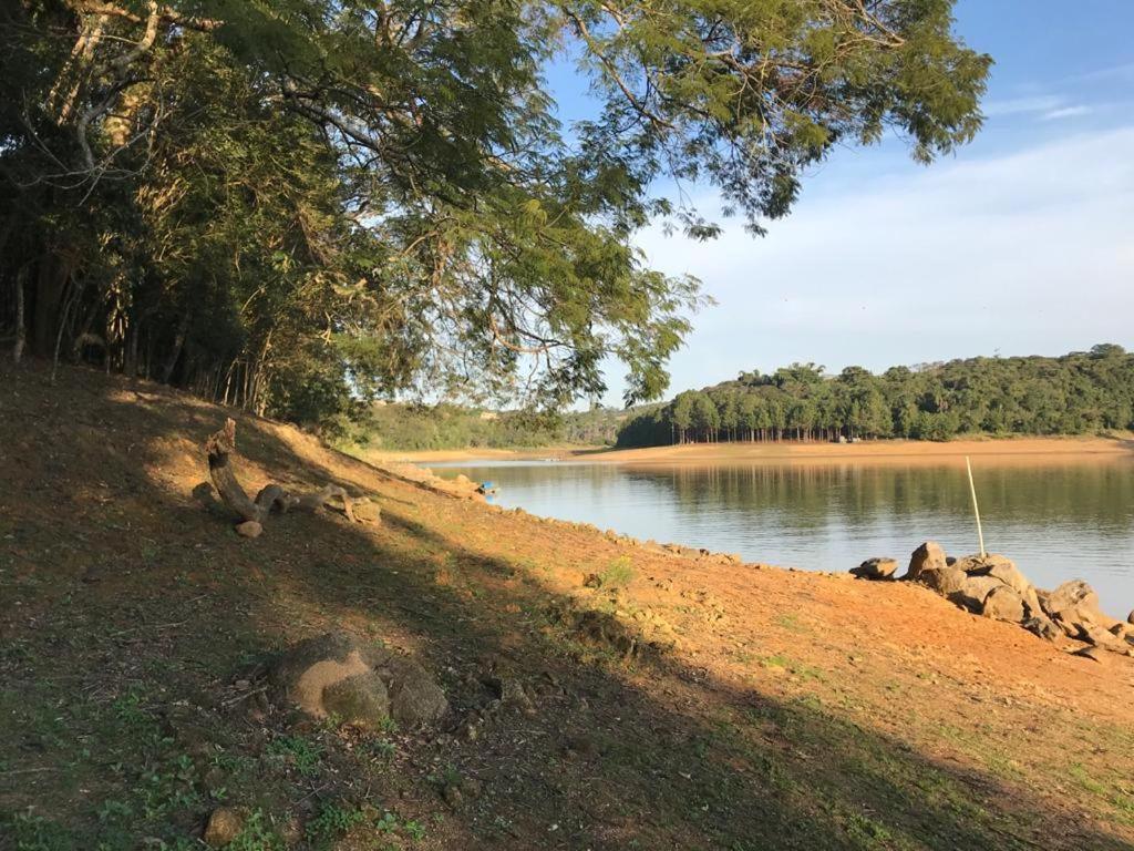  Lake House Ibiuna
