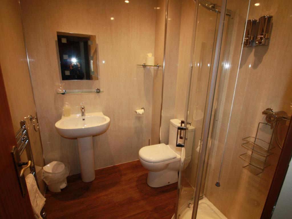 Blairmains Guest House - Double Room With Private Bathroom