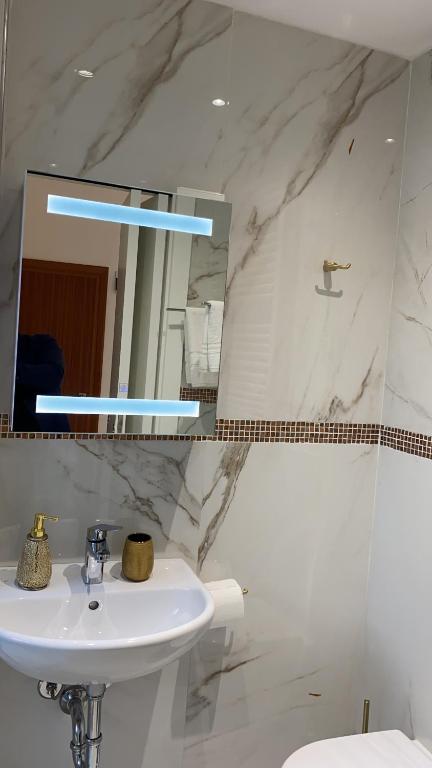 Koupelna v ubytování Dea Della Salute Hotel