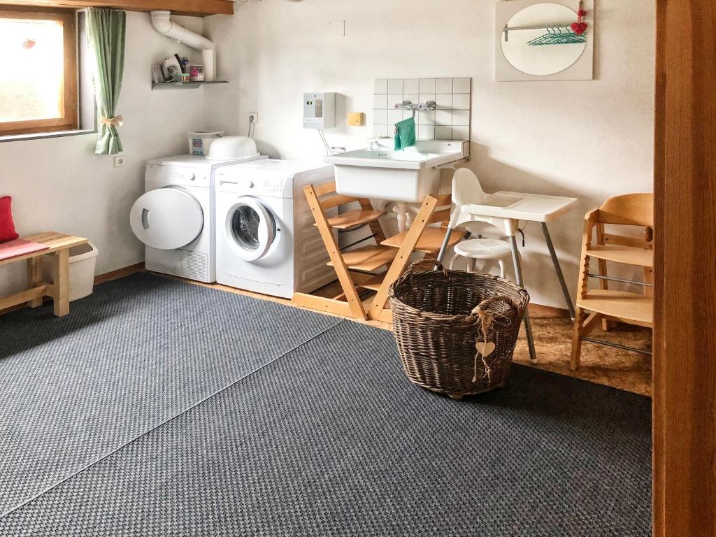 Kuchyň nebo kuchyňský kout v ubytování Luxury Chalets Wiesenruh