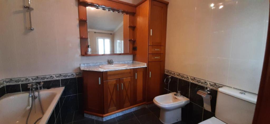 Kúpeľňa v ubytovaní Moclinejo House