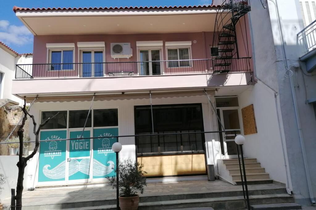Budova, v ktorej sa apartmán nachádza