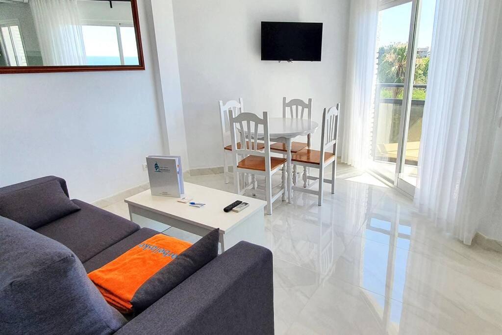 SKOL 521. Fantastic Studio on the Beachfront for Holiday ...