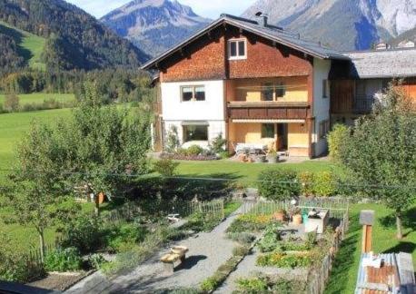 Nespecifikovaný výhled na hory nebo výhled na hory při pohledu z bed and breakfast