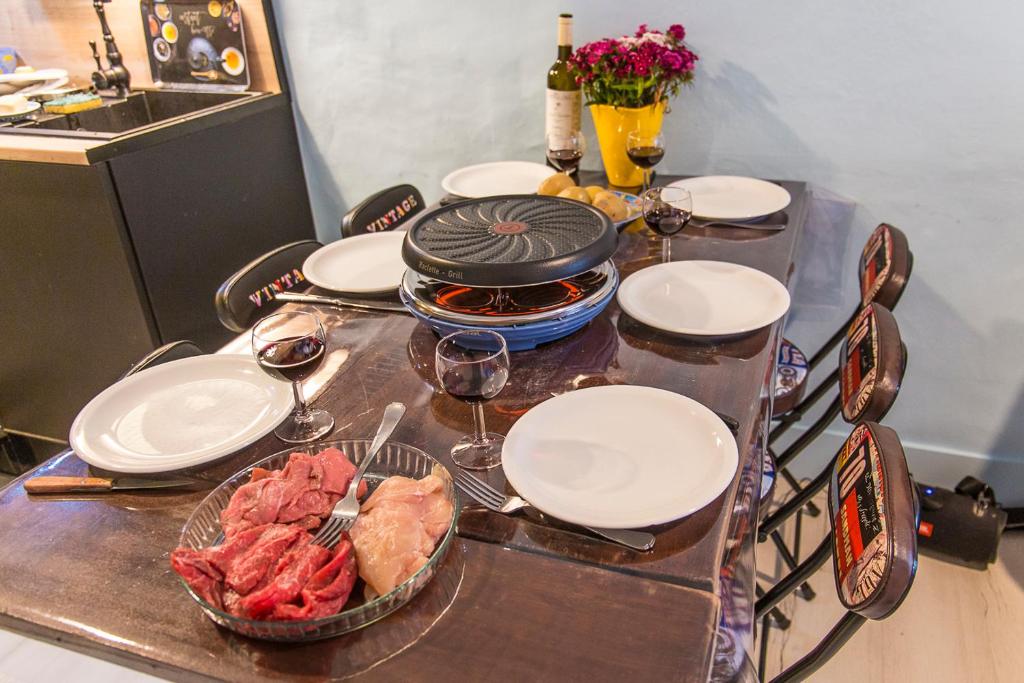 Garage, 2 chambres, balnéo, 2 SDB, 2WC, vue sur les monuments - 2