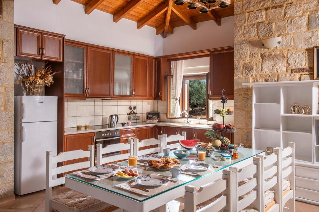 Kuchyň nebo kuchyňský kout v ubytování Villa Elisavet