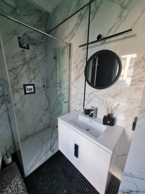 Bilik mandi di Apartamentai Šventojoje