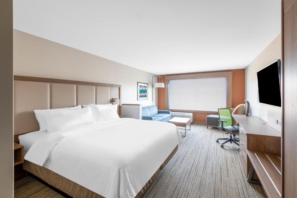 Holiday Inn Express & Suites - Phoenix - Airport North by IHG photo