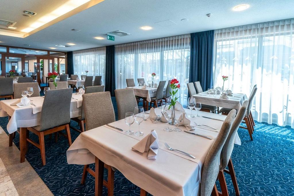 Restaurace v ubytování Hotel Stok