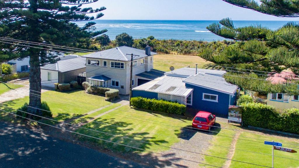 Taranaki Beach House - Great Sea Views