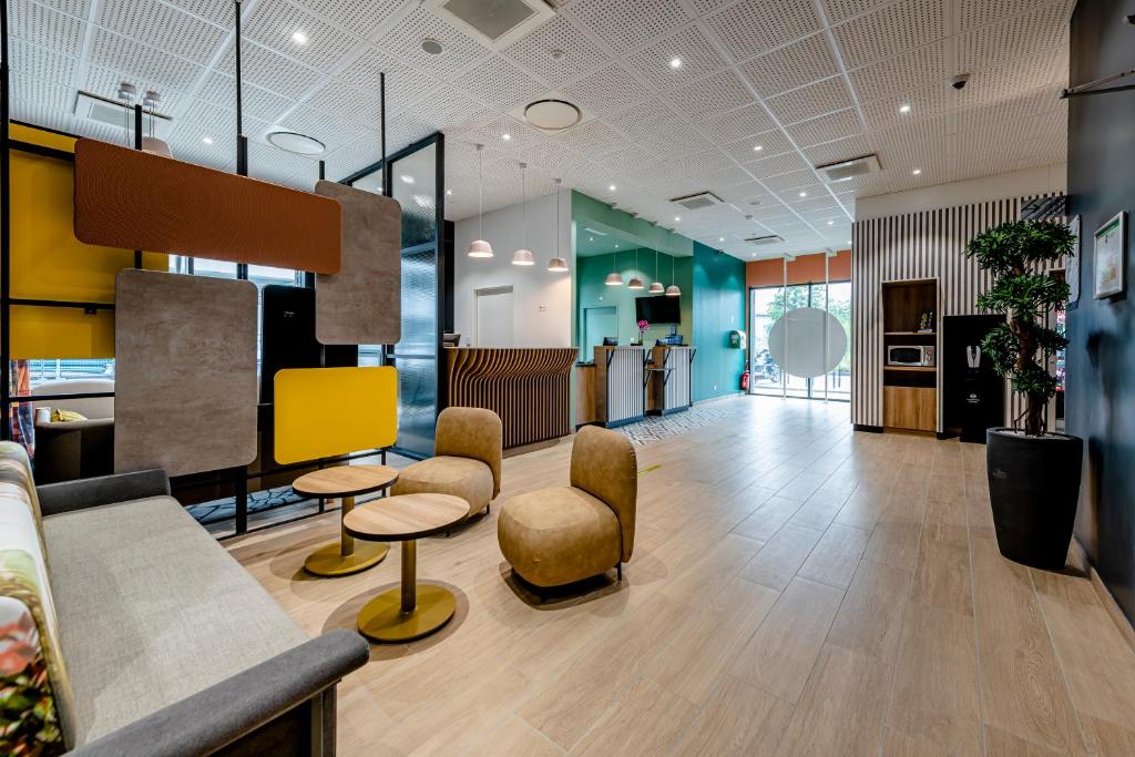 B&B HOTEL Bordeaux Bassins à flot - Resim 12