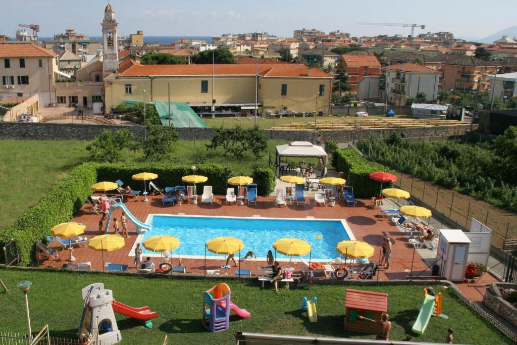 Bazén v ubytování Residence Mizar nebo v jeho okolí