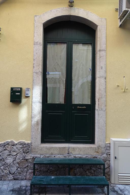 Foto dalla galleria di A MENNULARA, Appartamento Taormina Centro a Taormina