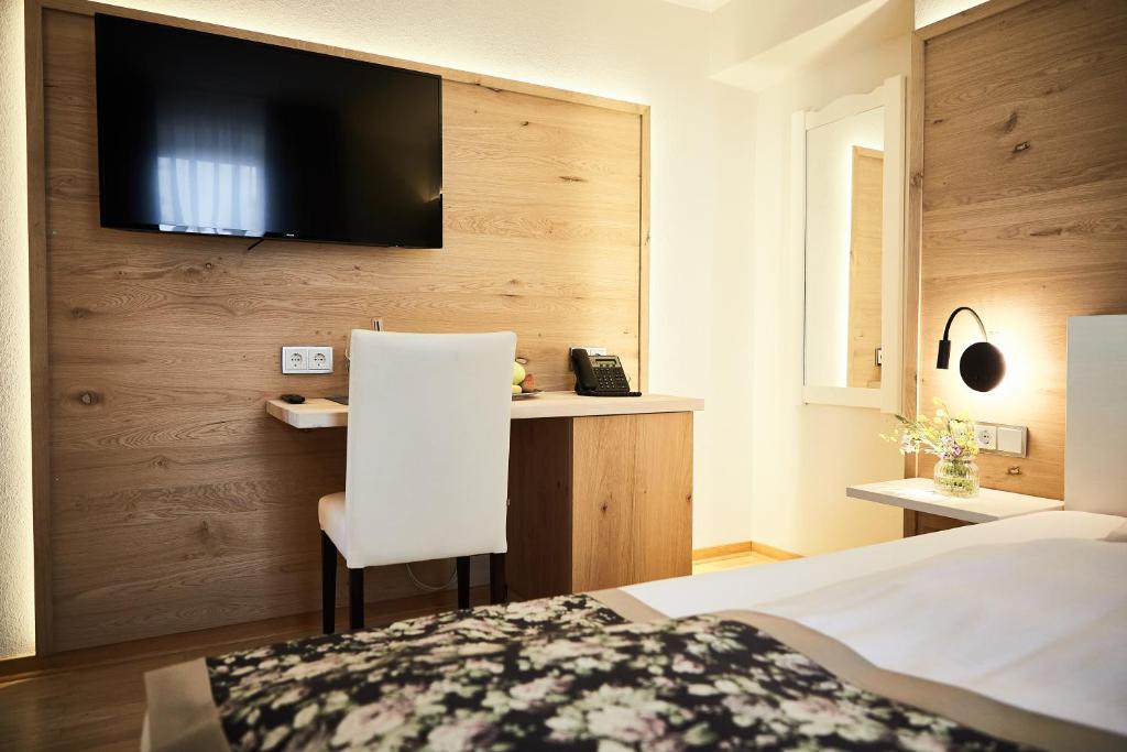 TV a/nebo společenská místnost v ubytování Wellness Natur Resort Gut Edermann