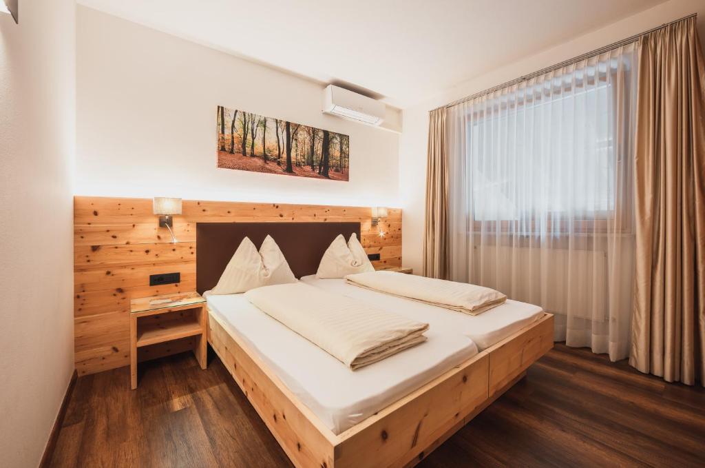 Hotel Bischofhof - Bistro Jasmin - Верхняя семейная комната