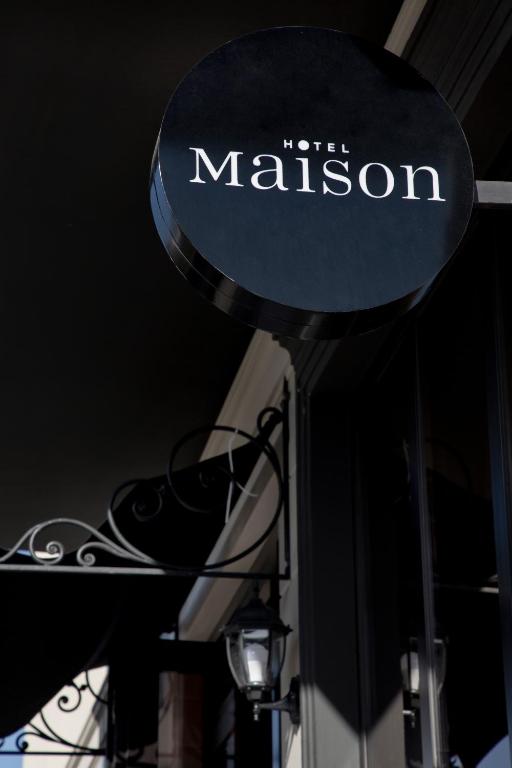 Certifikát, hodnocení, plakát nebo jiný dokument vystavený v ubytování Maison