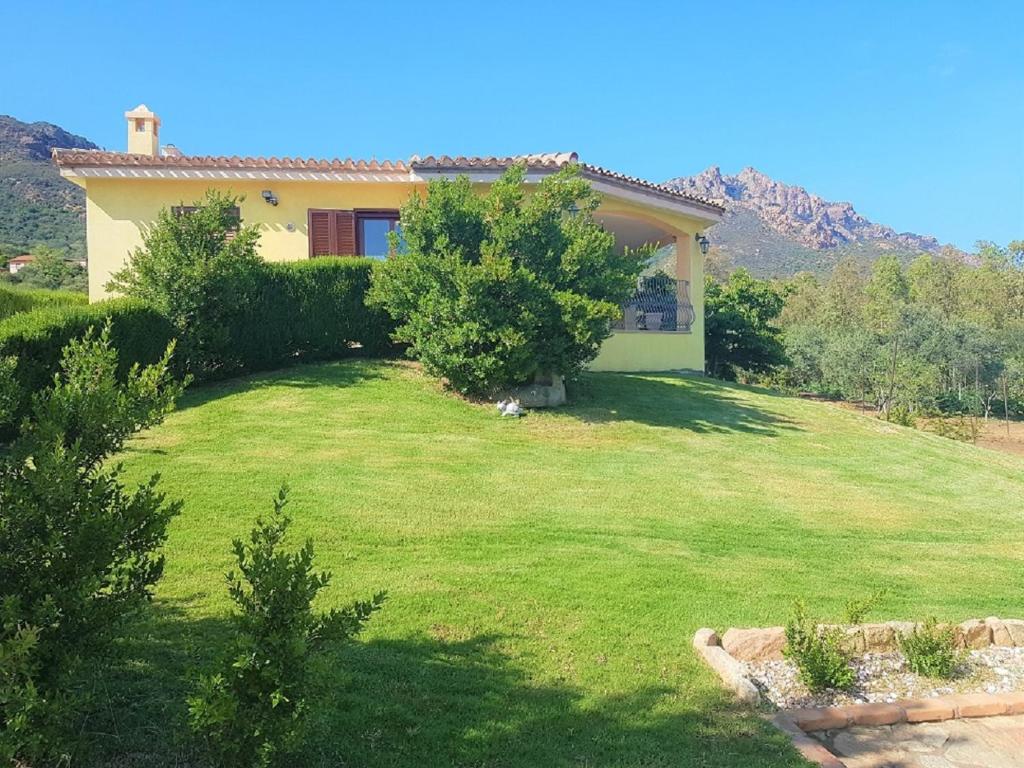 Villa Giuliana 1 a Tertenìa - Spaziosa casa panoramica