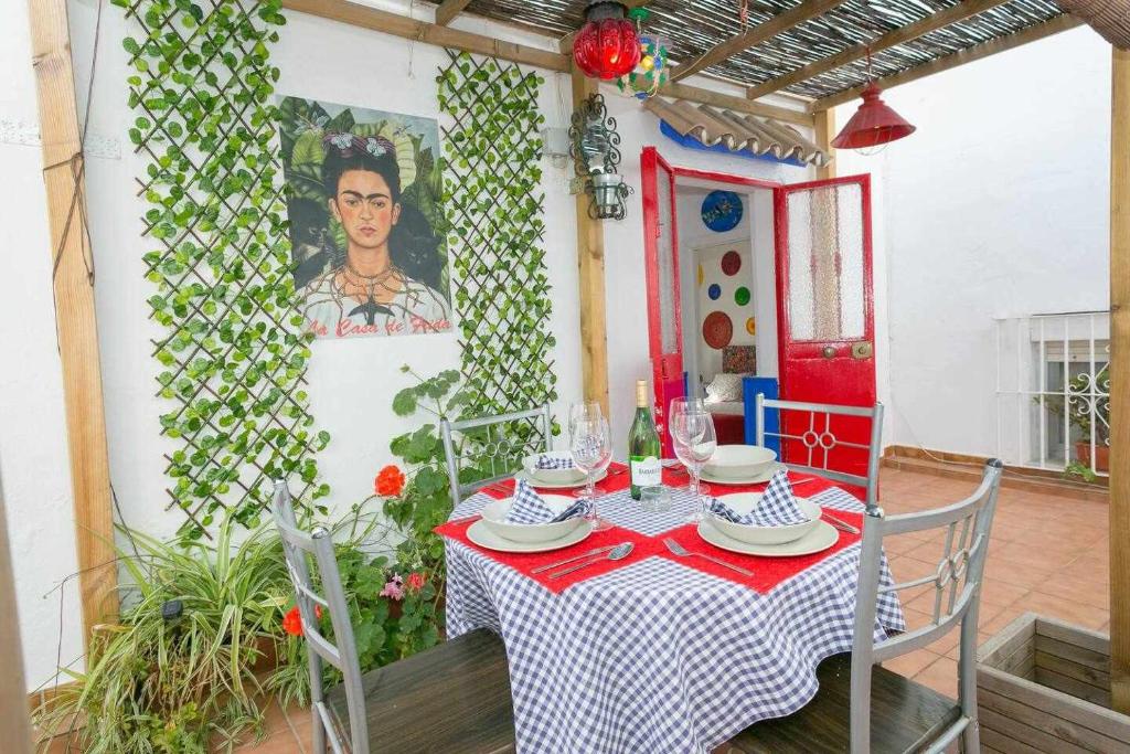 Fotografia z galérie ubytovania El Mundo de Frida Parking y terraza v destinácii Conil de la Frontera