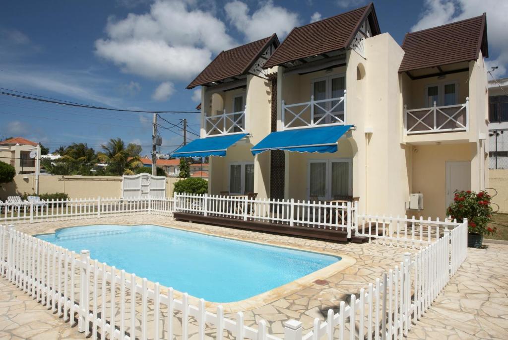 Bazén v ubytování La Pointe Villas nebo v jeho okolí