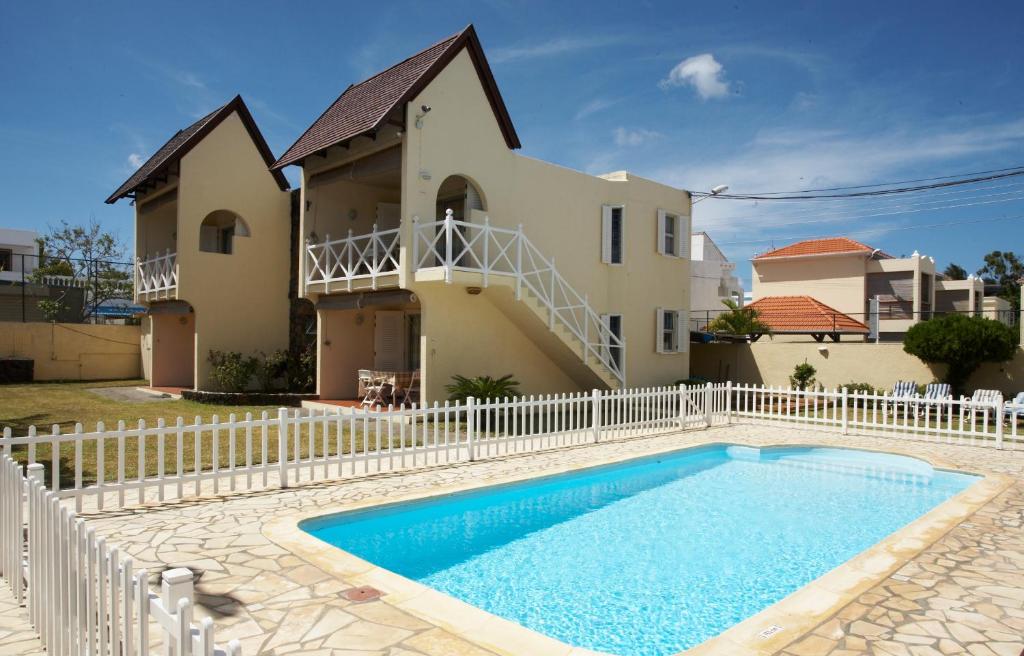 Bazén v ubytování La Pointe Villas nebo v jeho okolí
