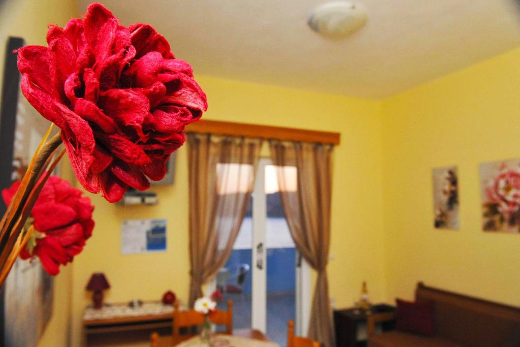 Postel nebo postele na pokoji v ubytování Agios Georgios - 2 Beds - Sleeps 5 - Free Parking