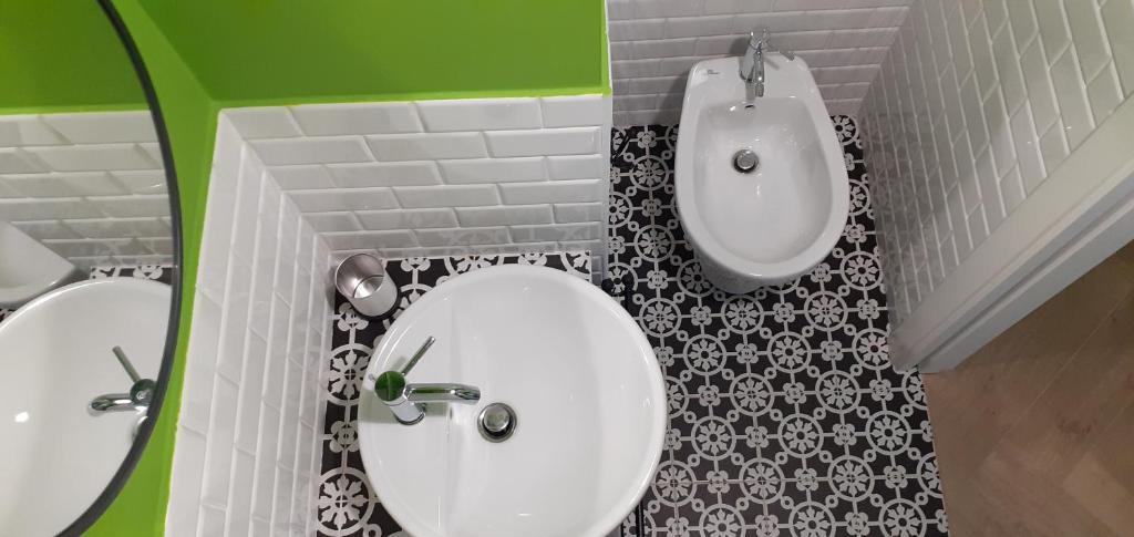 Łazienka w obiekcie B&B Stella Scugnizza