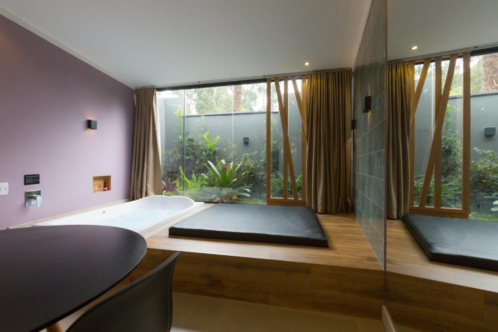  Villages Motel by Drops