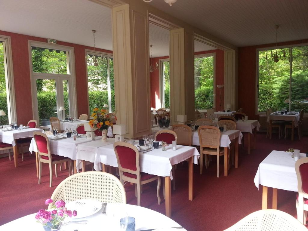 Restaurace v ubytování Le Tronçais