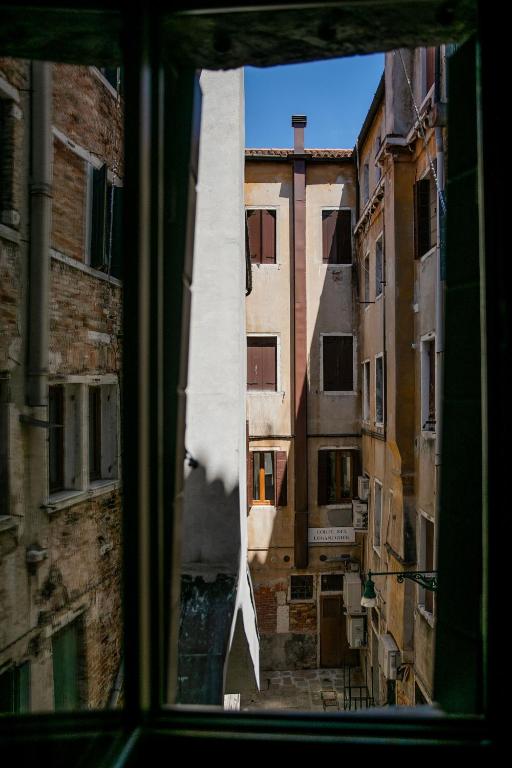 Hidden Gem in Venice - Deluxe Room (2 Adults + 1 Child)