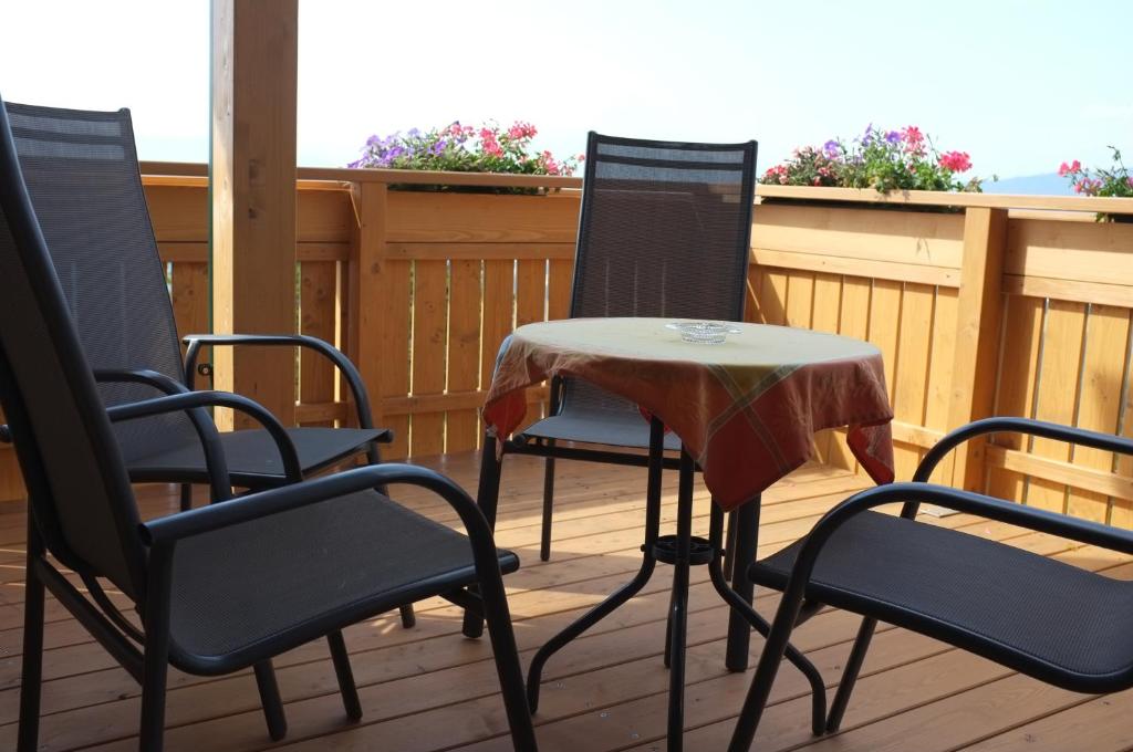A balcony or terrace at Ferienhaus Hochfelner