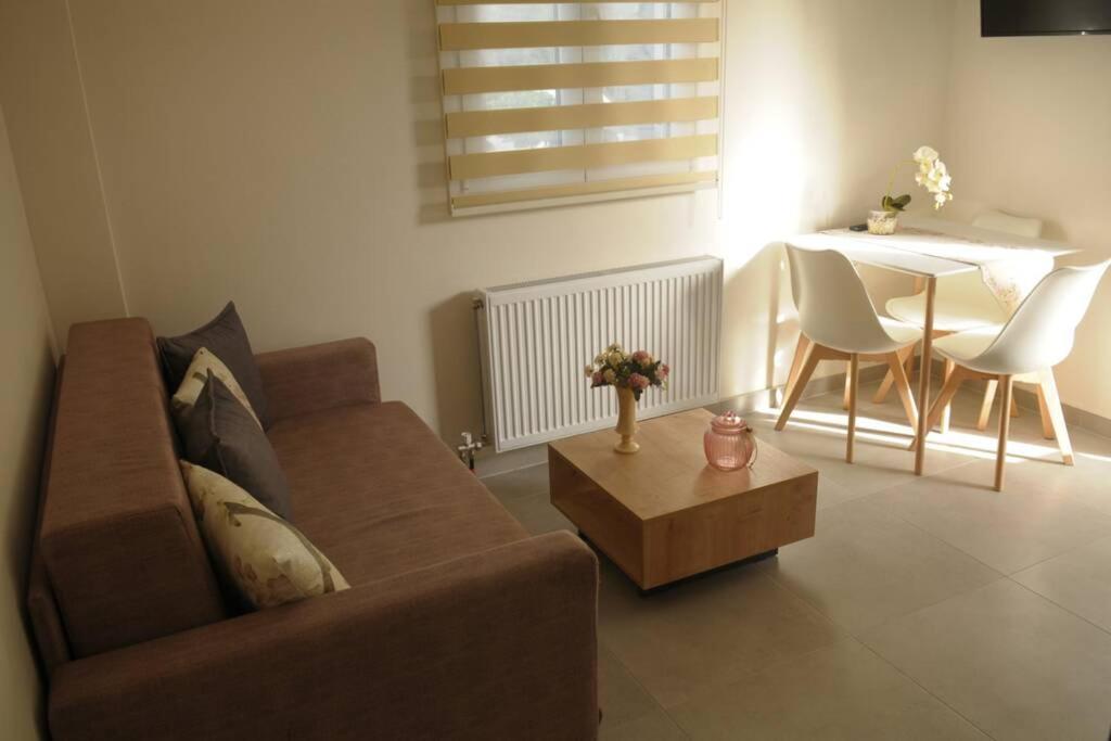 A seating area at lividio apartment