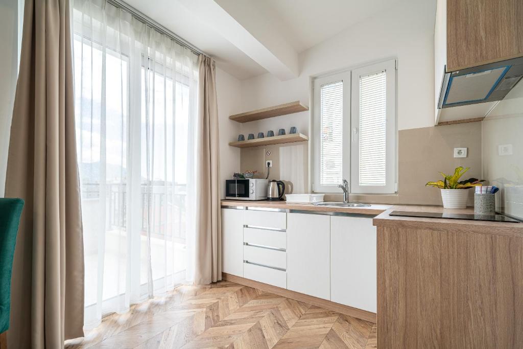 Sun and Sea Apartments - 13