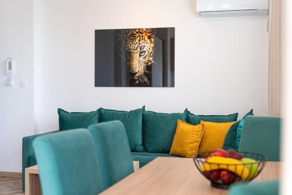 Sun and Sea Apartments - 5