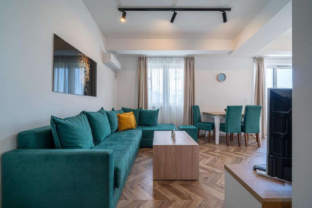 Sun and Sea Apartments - 7