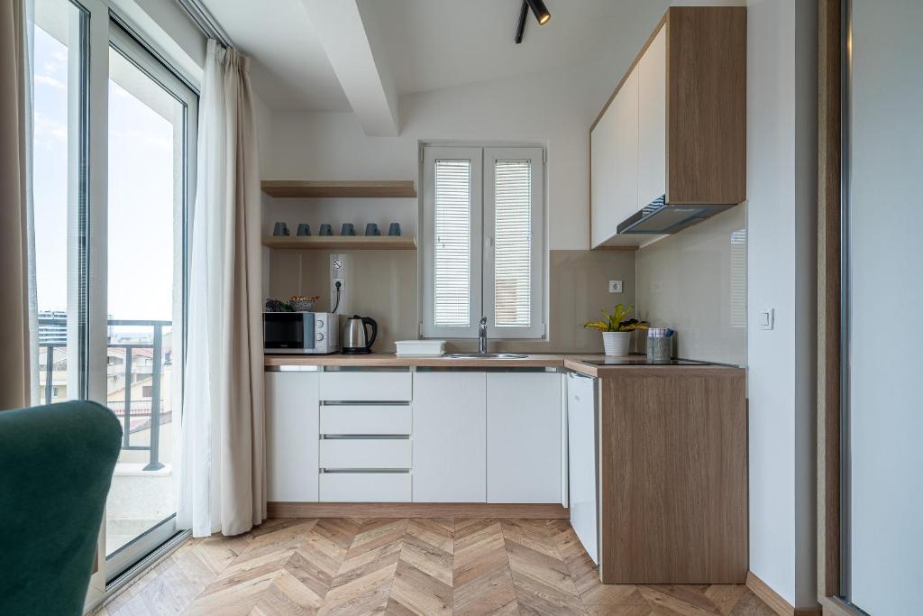 Sun and Sea Apartments - 10