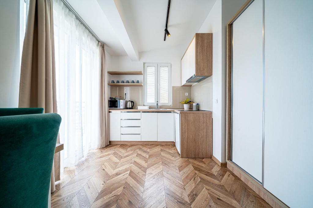 Sun and Sea Apartments - 12