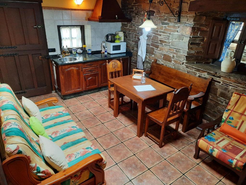 Kuchyň nebo kuchyňský kout v ubytování Casa Viduedo