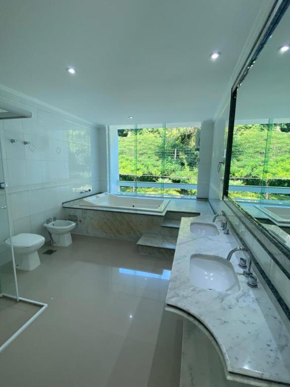  Casa no Condominio Marina Guarujá