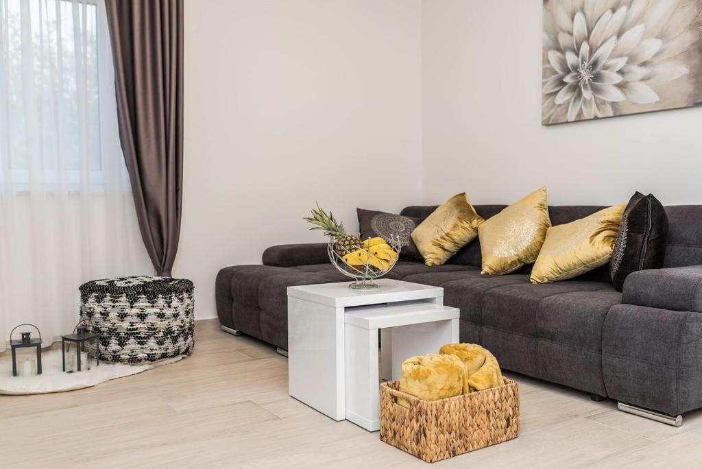 Posedenie v ubytovaní Holiday Home in Ždrelac with Seaview, Terrace, Air condition, WIFI (4652-1)