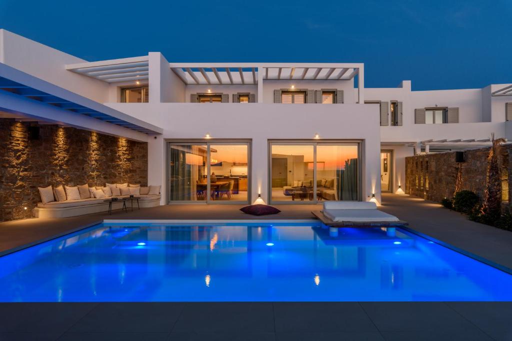 Bazén v ubytovaní Splendid Mykonos Luxury Villas & Suites alebo v jeho blízkosti