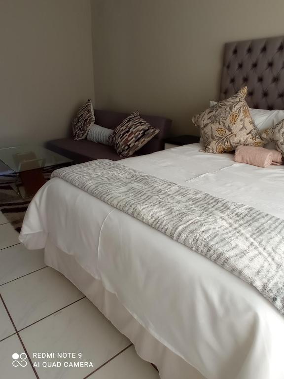 Atholl Heights Home - Deluxe Apartment