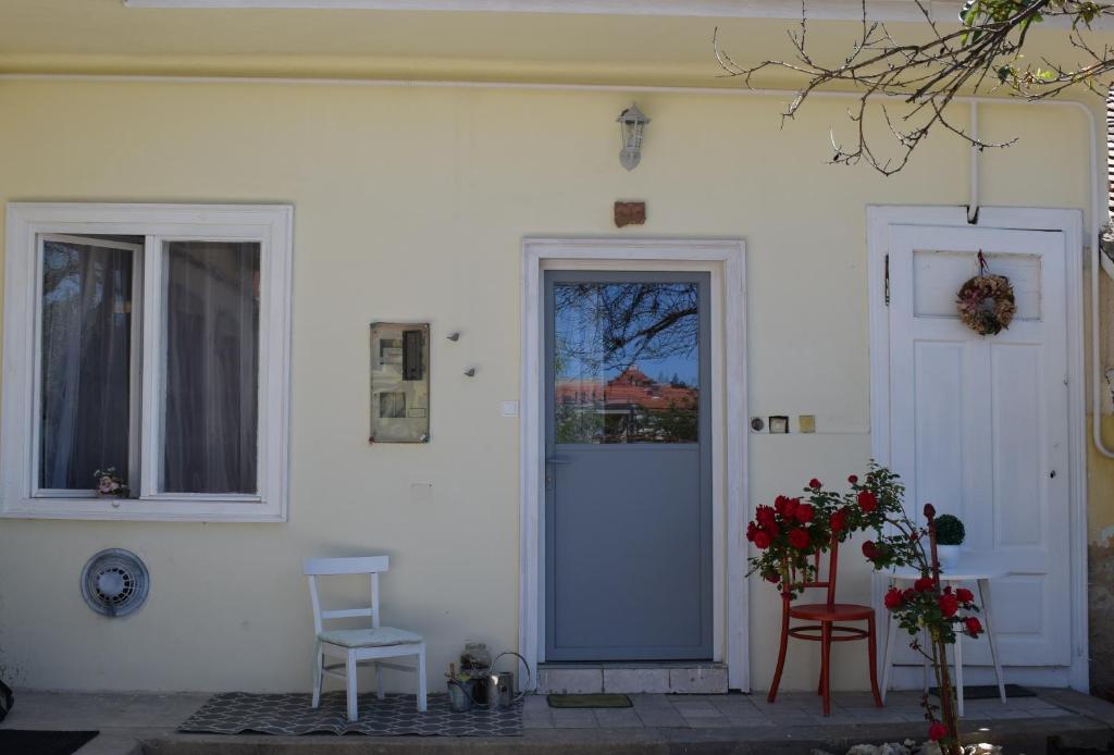 Zdjęcie z galerii obiektu Malomszeg Apartman 2 w mieście Pecz