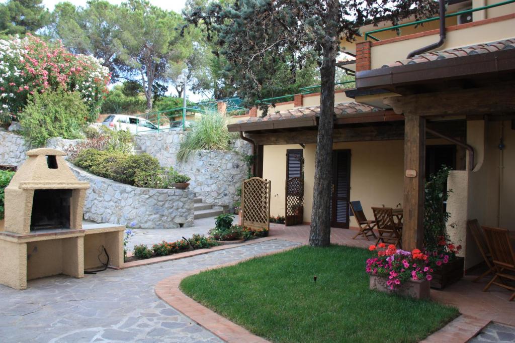 Сад в Residence Cala Silente