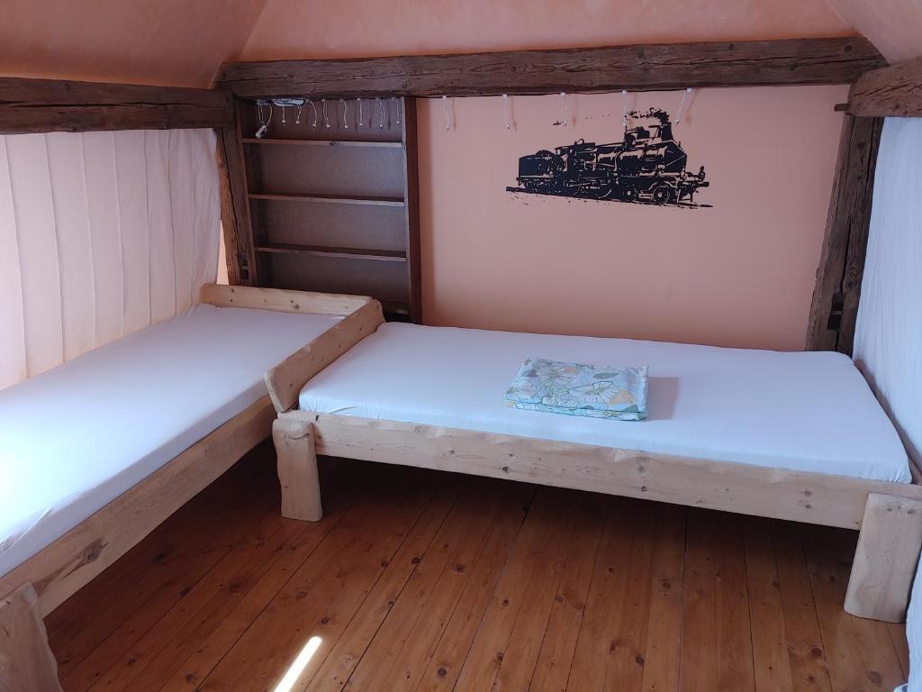 Postel nebo postele na pokoji v ubytování West Bohemian Home, Krajkova 208