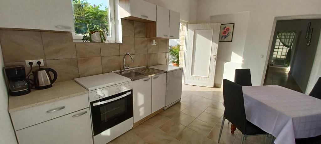 Apartments & rooms Mila - Appartement D'une Chambre