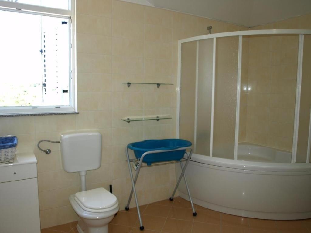Kúpeľňa v ubytovaní Holiday house in Drage with terrace, air conditioning, WiFi, washing machine (4884-1)