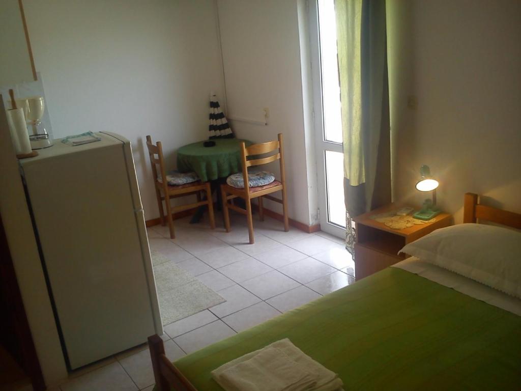 Studio Apartment in Hvar Town with Sea View, Balcony, Air Conditioning, Wi-Fi (3615-3)