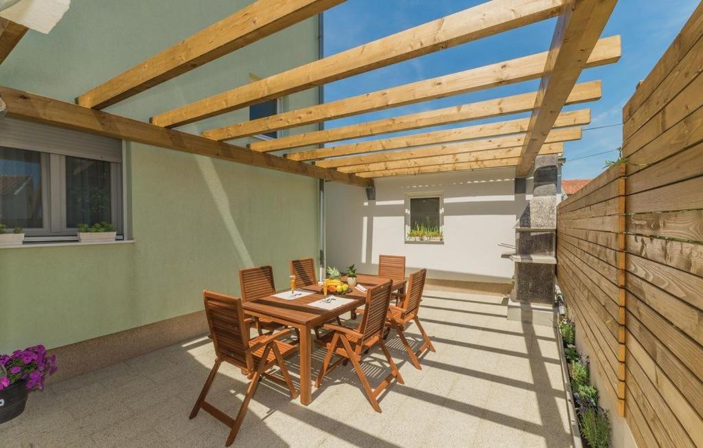 Balkon lub taras w obiekcie Apartment in Pakoštane with pool access, terrace, air conditioning, Wi-Fi, 3548-2